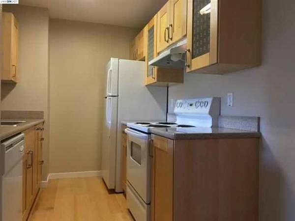kitchen with granite, dishwasher, oven, etc - 4034 Abbey Terrace