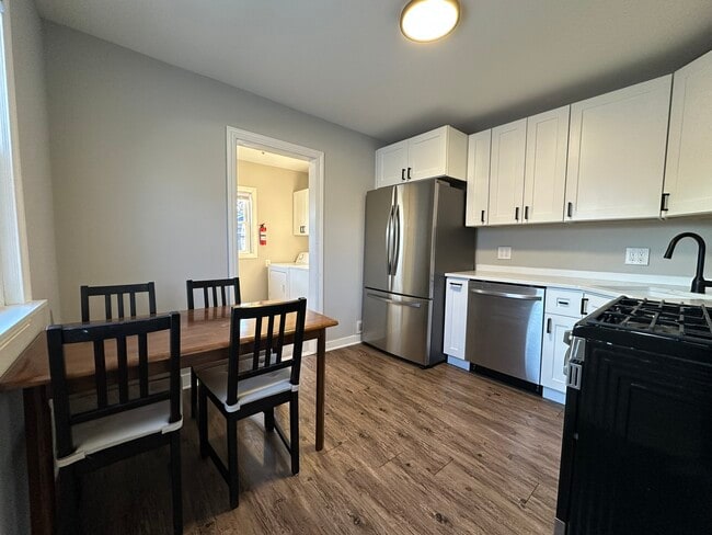 Foto del edificio - 15020 Ridgeway Ave