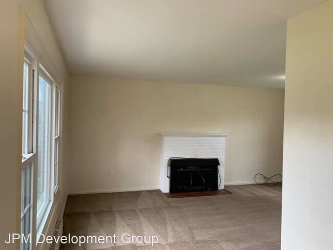 Building Photo - 3 br, 1.5 bath House - 947 Parkside Dr