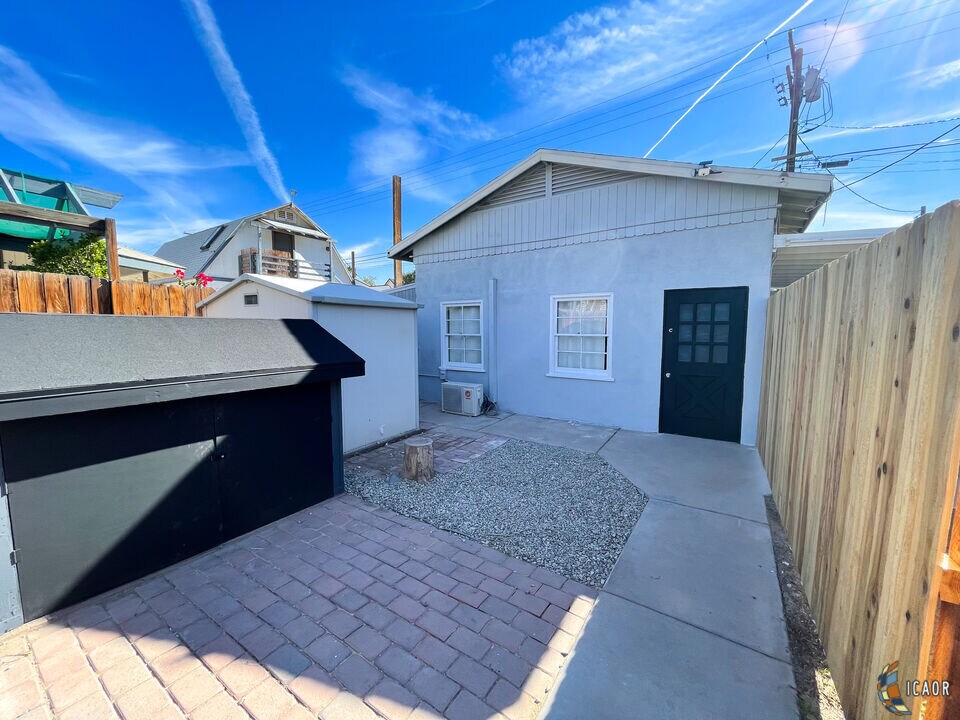 561 Wensley Ave Unit C, El Centro, CA 92243 Room for Rent in El