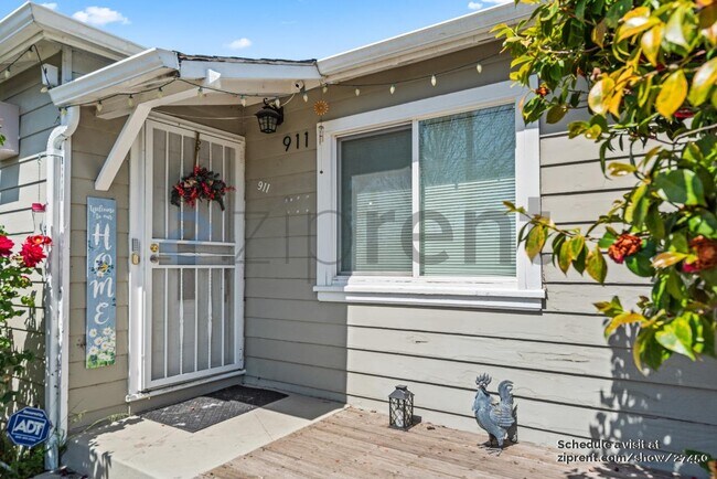 Building Photo - 911 90th Ave