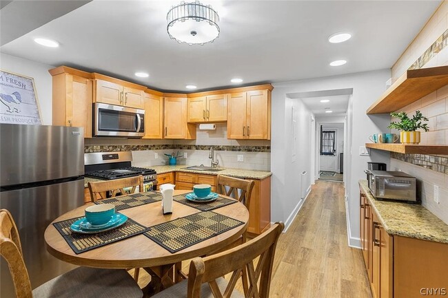 Foto del edificio - 7849 Kellogg St