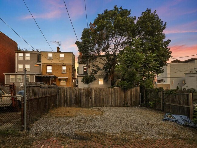 Foto del edificio - 715 N Beatty St