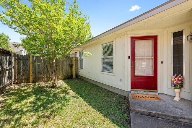 Building Photo - 17505 Bishopsgate Dr