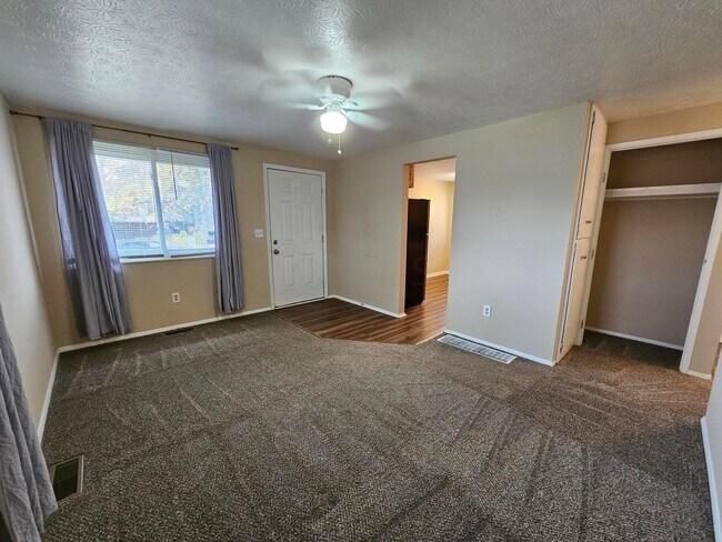 Building Photo - 2127 Tupsfield Rd