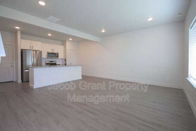 Foto del edificio - 651 S 2400 W