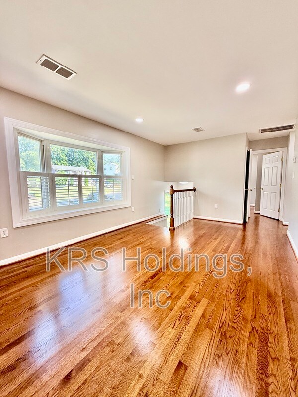 Building Photo - 3931 Forestdale Ave