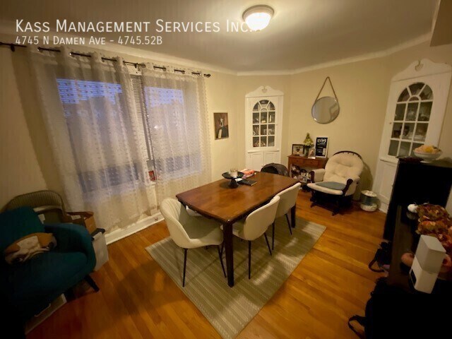 Foto del edificio - 4745 N Damen Ave