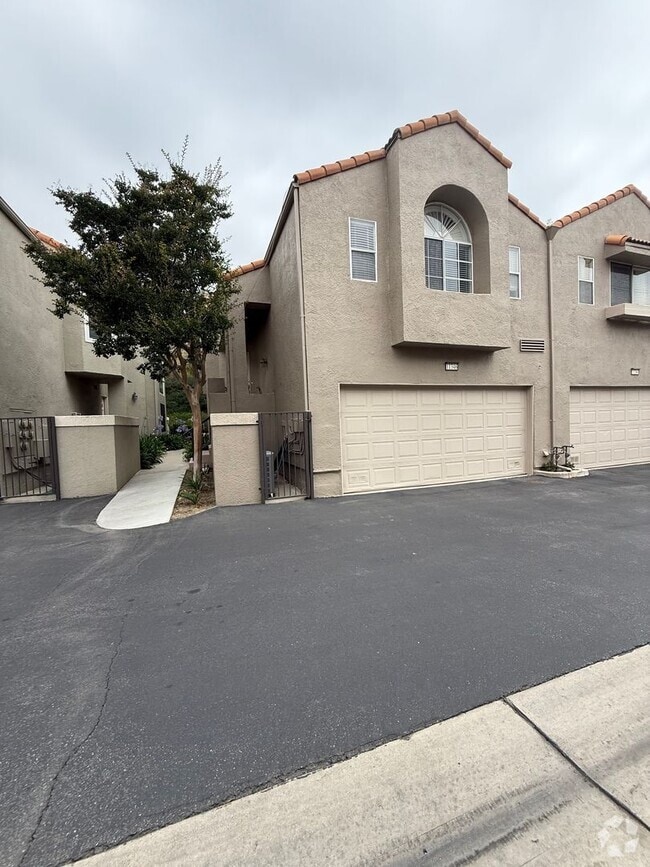 Building Photo - 11346 Old Ranch Cir