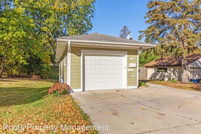 Building Photo - 2 br, 2 bath House - 718 2nd Avenue NW