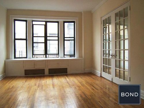 Building Photo - 220 W 98th St