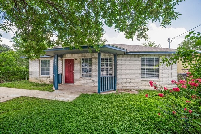 Foto del edificio - CHARMING HOME IN LOMA TERRACE