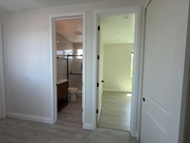 Building Photo - 5337 Saxon St