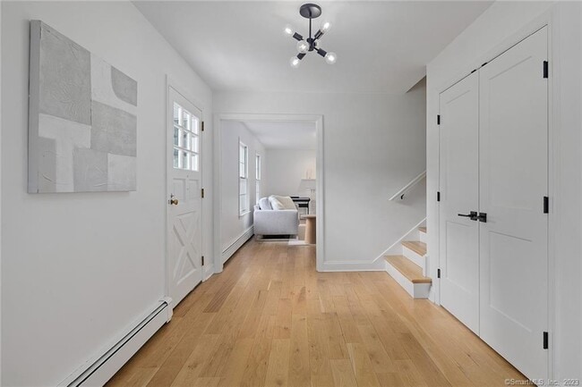 Building Photo - 33 Riverfield Dr