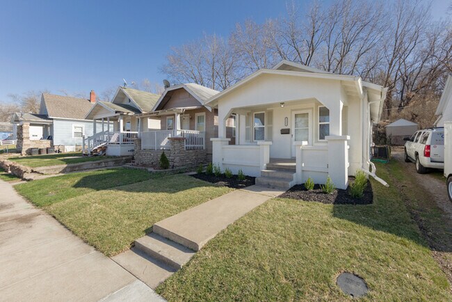 Building Photo - Nice House close to KU Medical Center in K...