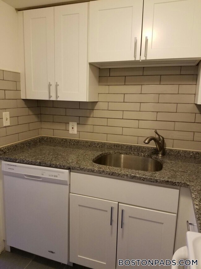 Foto del edificio - 524 Putnam Ave