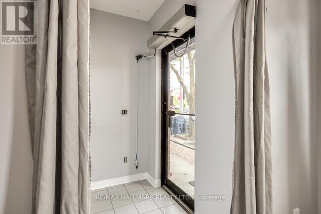 Building Photo - 10 Snider Ave