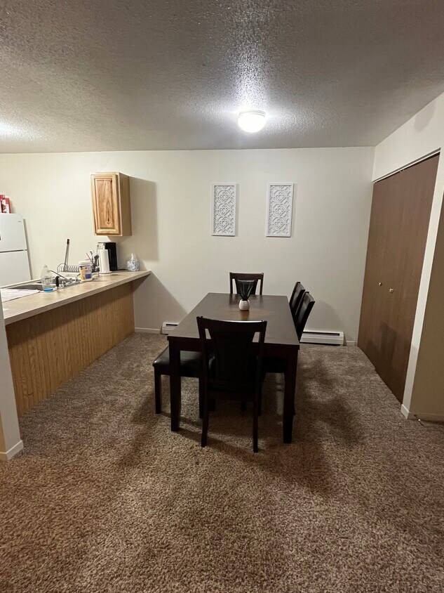 Unidad 105 - SPRING HARBOR APARTMENTS - No Vacancy