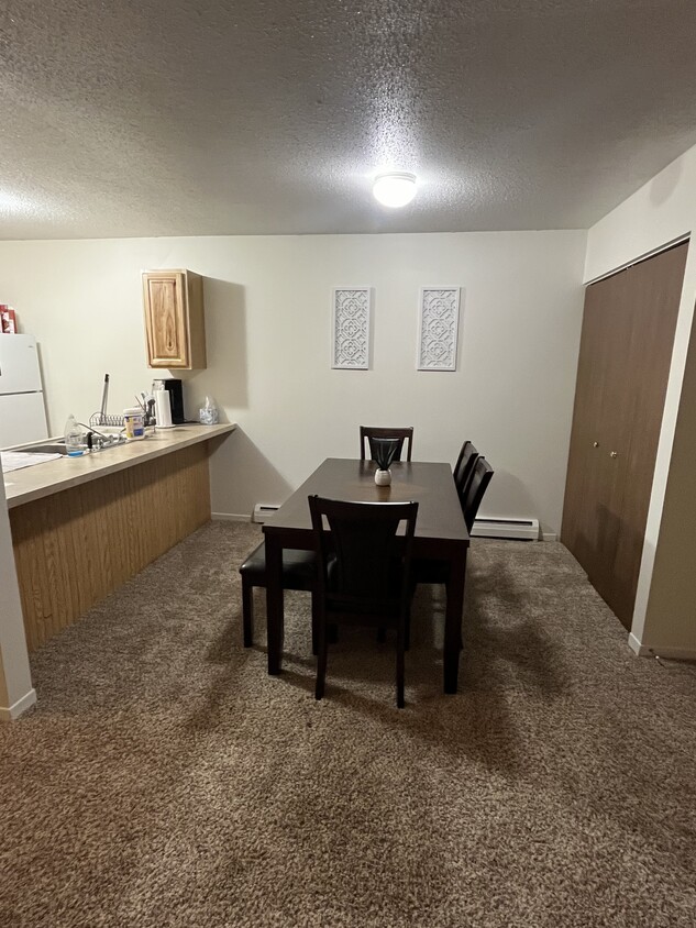 Unit 105 - SPRING HARBOR APARTMENTS