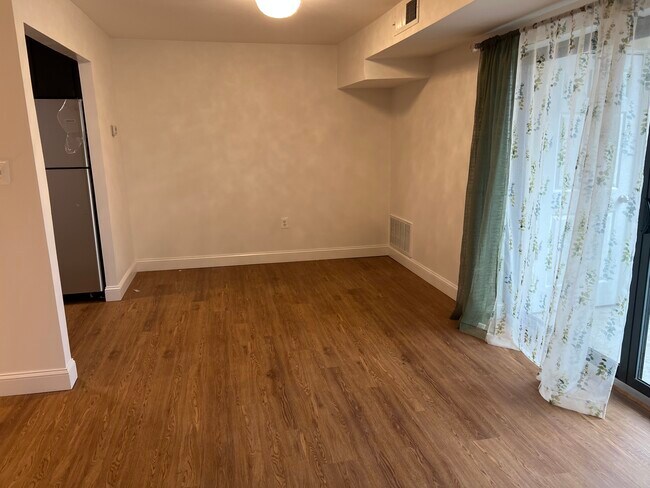 Dining room - 6139 Leesburg Pike