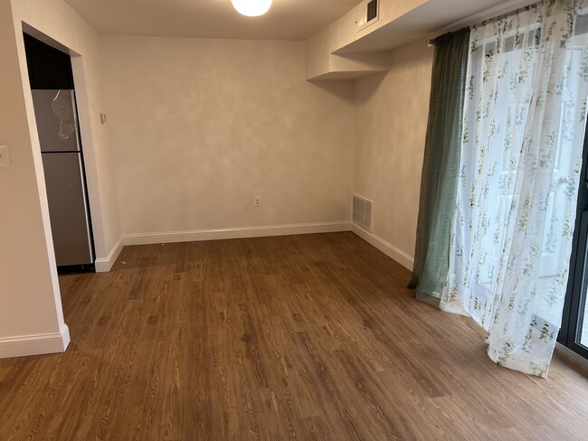 Dining room - 6139 Leesburg Pike