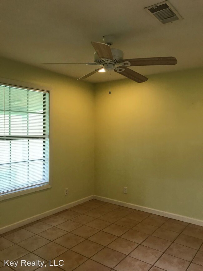 Building Photo - 3 br, 3 bath House - 136 Langston Rd