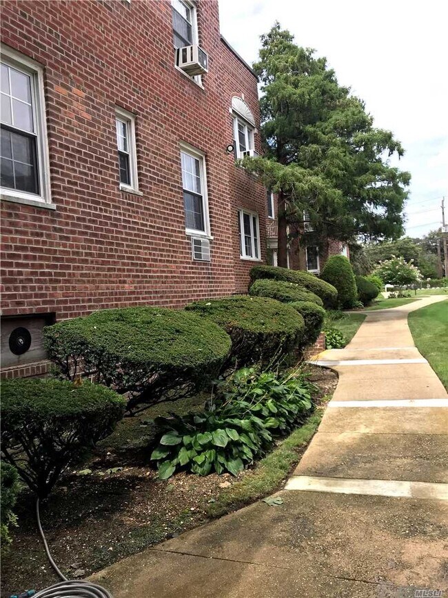 255 Central Ave Unit C109, Lawrence, NY 11559 Apartment for Rent in