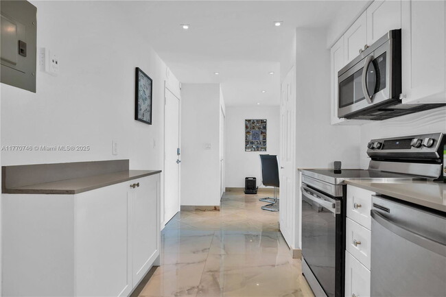 Foto del edificio - 6770 Indian Creek Dr