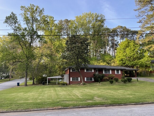Building Photo - 2835 Hayden Dr