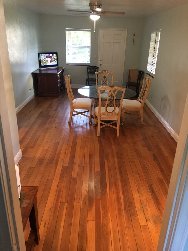 I am having a problem with my photo - 607 SW 10th St