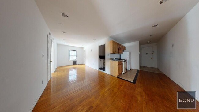 Foto del edificio - 139 E 12th St