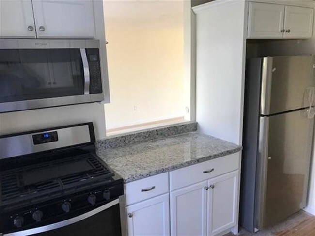 Foto del edificio - 6 Druid Hill Ave