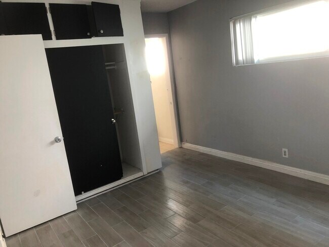 Foto del edificio - 111 N Marguerita Ave