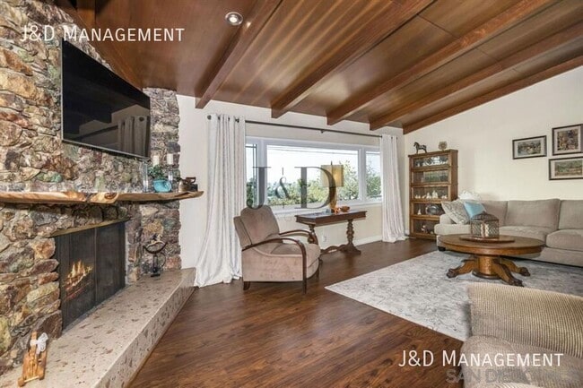 Building Photo - 3705 Putter Dr