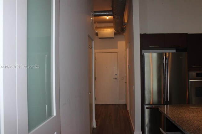 Foto del edificio - 3029 NE 188th St