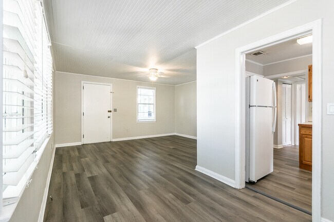 Foto del edificio - 505 Hopkins St