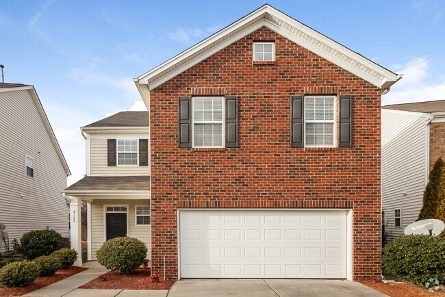 Building Photo - 4720 Abercromby St