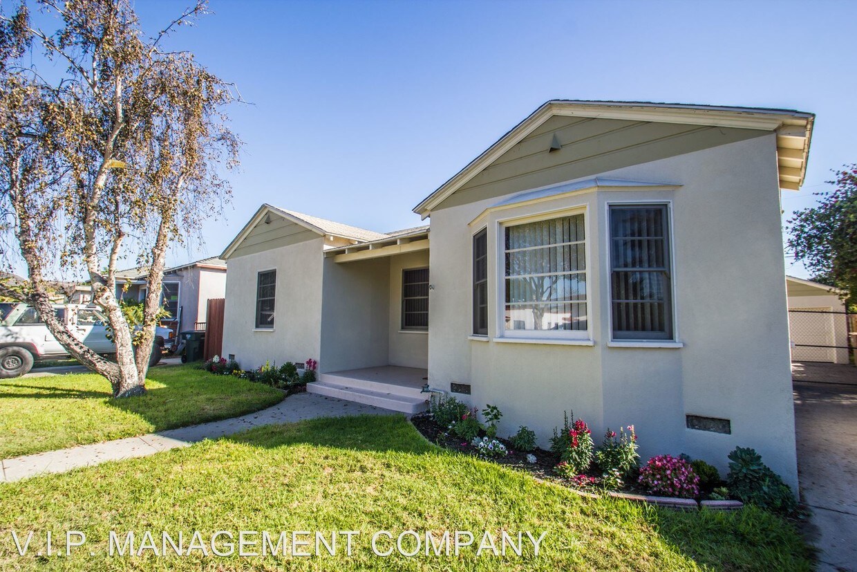 Foto principal - 3 br, 1 bath House - 432 Evergreen Dr
