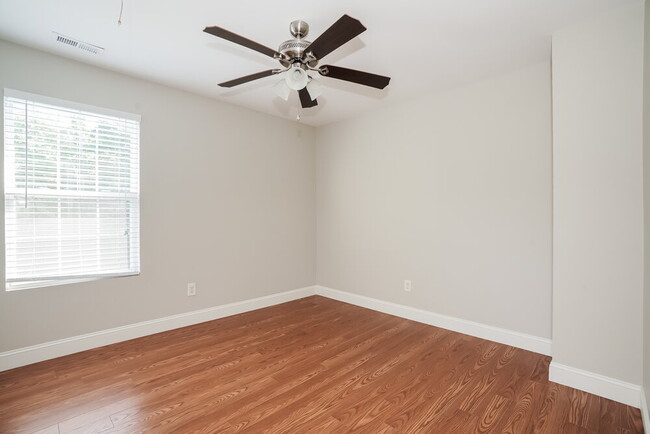 Building Photo - 5037 Timber Trail Dr