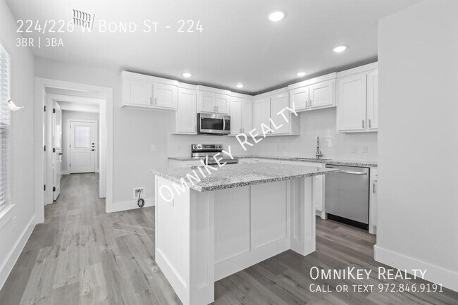 Foto del edificio - 224/226 W Bond St-224