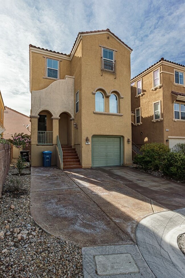 Foto del edificio - 3 story home