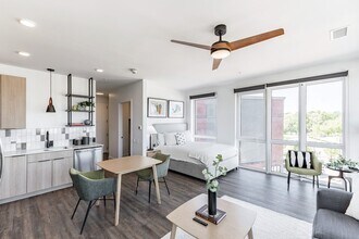 Studio, 1BA - 551SF - Entrance - Anthem House