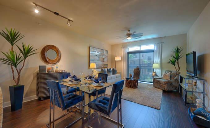 Foto principal - 1 bedroom in Houston TX 77098