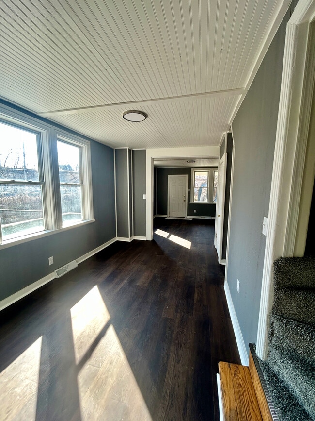 Foto del edificio - 389 E King St