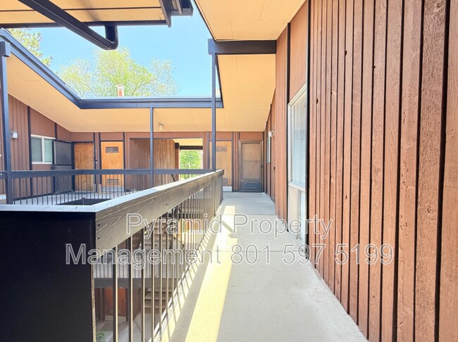Foto del edificio - 251 S 700 E