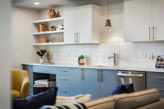 Foto del edificio - 4004 Banister Ln