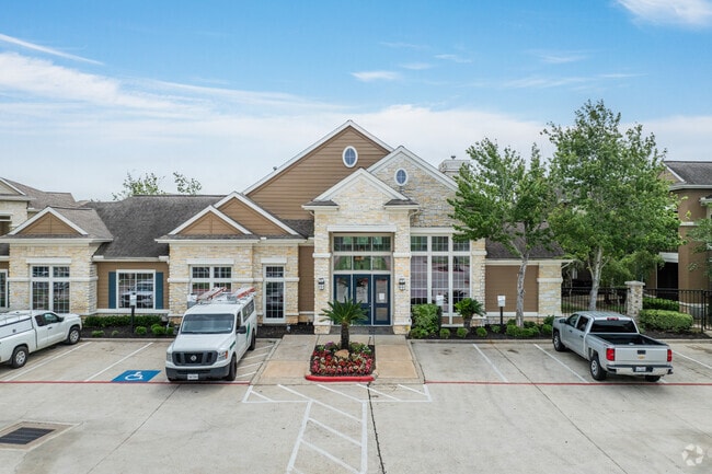 Entrance - Edgewater Apartments
