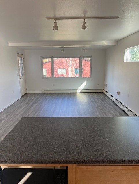 Building Photo - 701 W 19th Ave