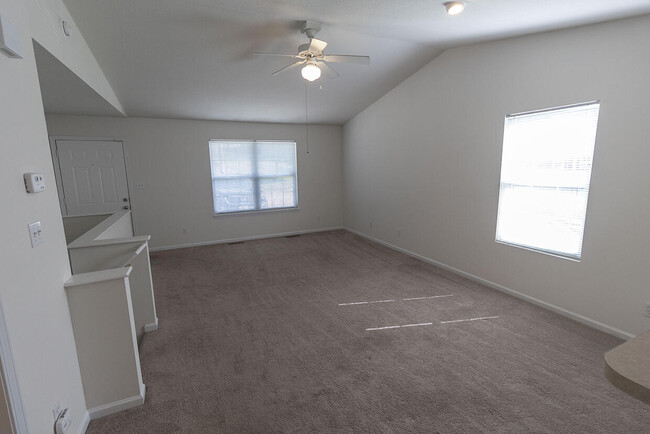 Building Photo - 3406 E St Charles Rd