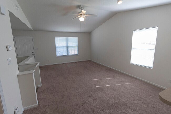 Foto del edificio - 3406 E St Charles Rd